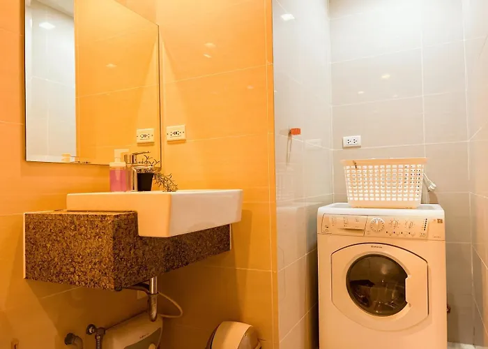 Prime 1br Infront Grand Hyatt Bgc #oursw20d1 Manila